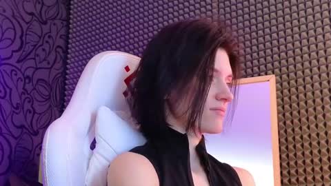 roxy_riot_ online show from February 23, 7:33 am