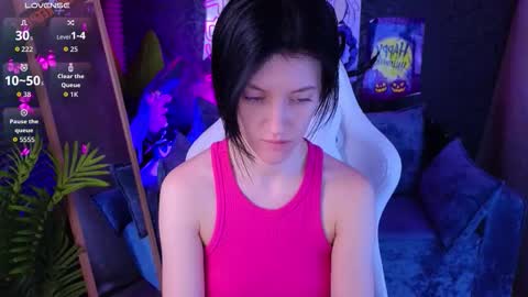 roxy_riot_ online show from October 28, 1:31 am