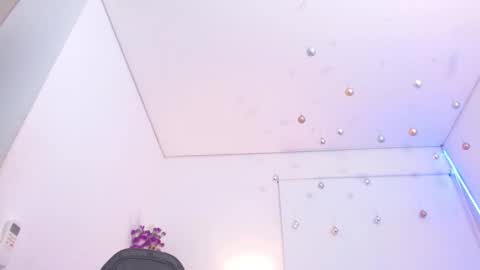 roxy_stone1 online show from March 12, 11:22 pm