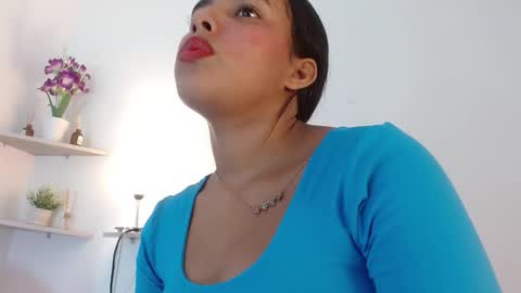 roxy_stone1 online show from September 11, 7:25 pm