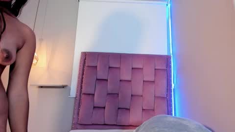 roxy_stone1 online show from March 19, 8:24 pm