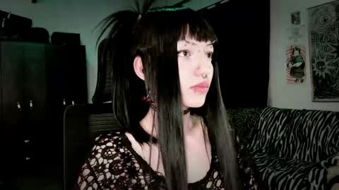 Roxy Independient model Help me to reach 50 thumbs up online show from February 28, 1:17 am