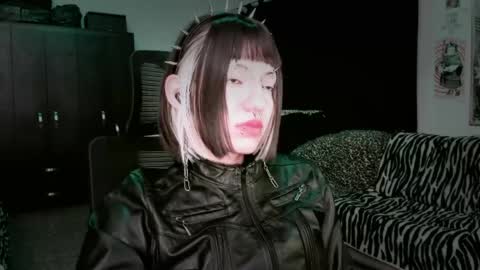 Roxy Independient model Help me to reach 50 thumbs up online show from April 29, 12:59 am