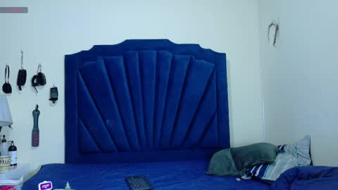 RoxyAron online show from April 12, 10:20 am