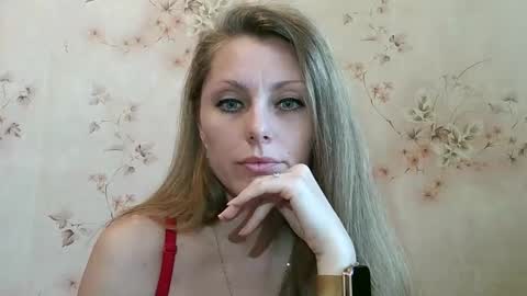 roxyfox18x01 online show from March 13, 7:48 am