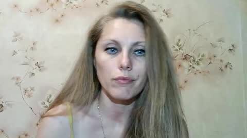 roxyfox18x01 online show from June 9, 7:36 pm