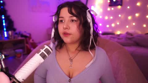 Snapshot of roxysuh chatting on December 5, 10:12 am roxysuh online show from December 5, 10:12 am