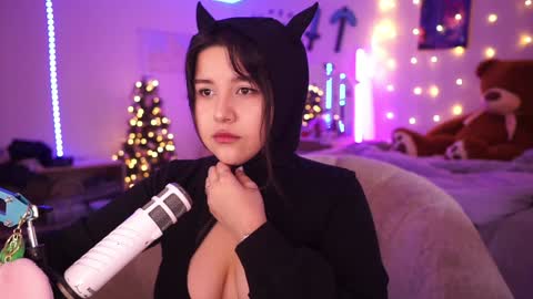 Snapshot of roxysuh chatting on December 6, 8:26 am roxysuh online show from December 6, 8:26 am