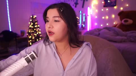 Snapshot of roxysuh chatting on December 9, 8:22 am roxysuh online show from December 9, 8:22 am