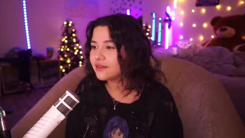 Snapshot of roxysuh chatting on December 10, 12:38 pm roxysuh online show from December 10, 12:38 pm