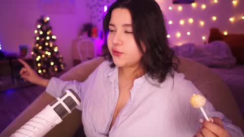 Snapshot of roxysuh chatting on December 12, 7:41 am roxysuh online show from December 12, 7:41 am