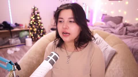 Snapshot of roxysuh chatting on December 24, 12:44 pm roxysuh online show from December 24, 12:44 pm