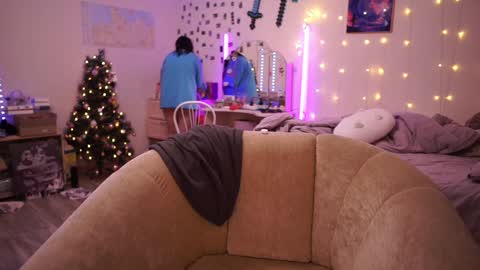 Snapshot of roxysuh chatting on January 17, 8:13 am roxysuh online show from January 17, 8:13 am