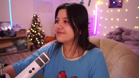 Snapshot of roxysuh chatting on January 22, 2:37 am roxysuh online show from January 22, 2:37 am