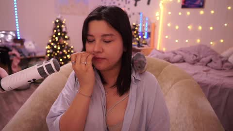 Snapshot of roxysuh chatting on January 27, 8:51 am roxysuh online show from January 27, 8:51 am