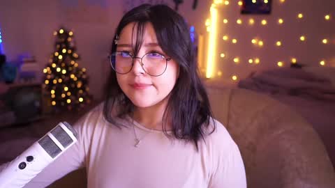 Snapshot of roxysuh chatting on February 1, 7:05 am roxysuh online show from February 1, 7:05 am