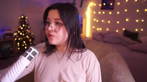 Snapshot of roxysuh chatting on February 2, 5:21 am roxysuh online show from February 2, 5:21 am