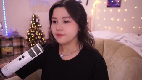 Snapshot of roxysuh chatting on February 17, 9:13 am roxysuh online show from February 17, 9:13 am