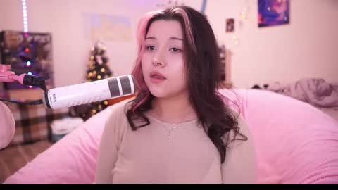 Snapshot of roxysuh chatting on September 11, 7:08 am roxysuh online show from September 11, 7:08 am