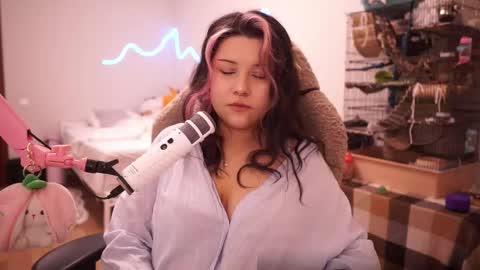 Snapshot of roxysuh chatting on September 29, 7:46 am roxysuh online show from September 29, 7:46 am