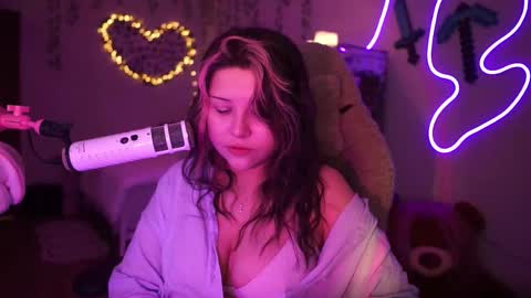 Snapshot of roxysuh chatting on October 2, 8:10 am roxysuh online show from October 2, 8:10 am