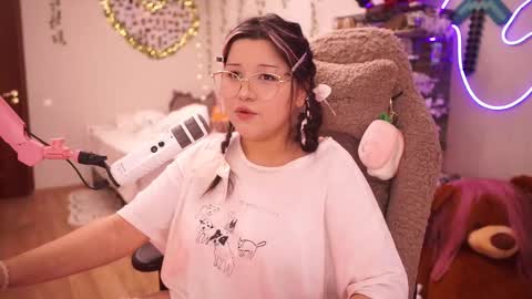 Snapshot of roxysuh chatting on October 24, 7:38 am roxysuh online show from October 24, 7:38 am