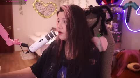 Snapshot of roxysuh chatting on October 26, 10:21 am roxysuh online show from October 26, 10:21 am