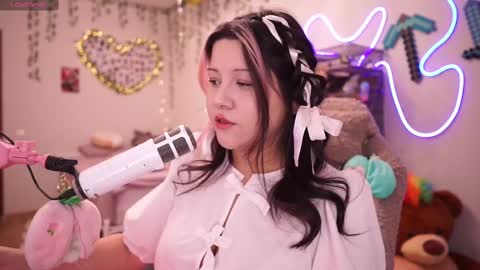 Snapshot of roxysuh chatting on November 17, 7:14 am roxysuh online show from November 17, 7:14 am