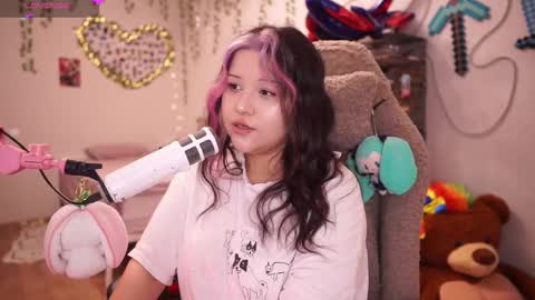 Snapshot of roxysuh chatting on November 22, 8:13 am roxysuh online show from November 22, 8:13 am