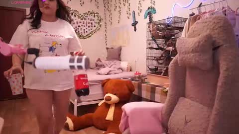 roxysuh online show from March 26, 7:36 am