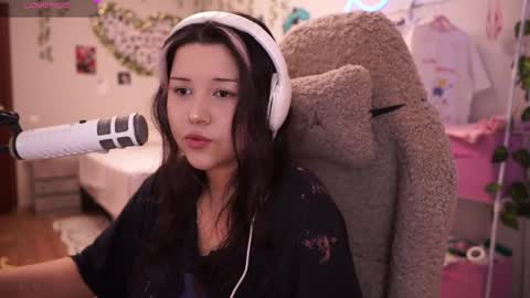 Snapshot of roxysuh chatting on April 30, 9:04 am roxysuh online show from April 30, 9:04 am