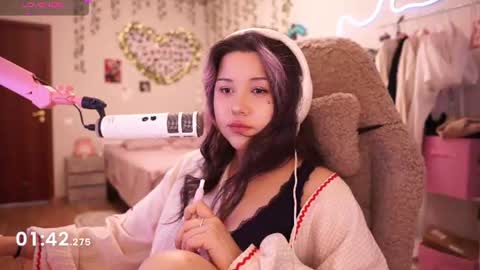 roxysuh online show from June 21, 8:17 am