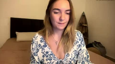 Snapshot of roxysweetdream chatting on April 30, 2:23 pm Roxy online show from April 30, 2:23 pm