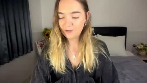 Roxy online show from July 7, 3:16 pm