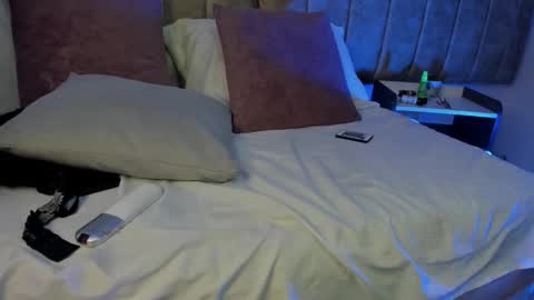 roxysyn online show from March 6, 4:09 am