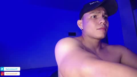 Snapshot of roy__constance chatting on December 18, 3:04 am Roy Constance online show from December 18, 3:04 am