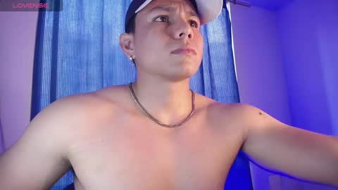 Snapshot of roy__constance chatting on January 10, 9:31 pm Roy Constance online show from January 10, 9:31 pm
