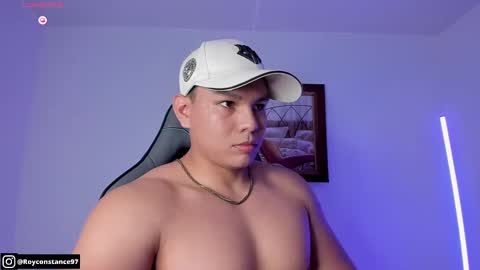 Snapshot of roy__constance chatting on November 11, 3:39 am Roy Constance online show from November 11, 3:39 am