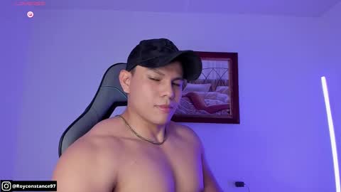 Snapshot of roy__constance chatting on November 15, 4:21 am Roy Constance online show from November 15, 4:21 am