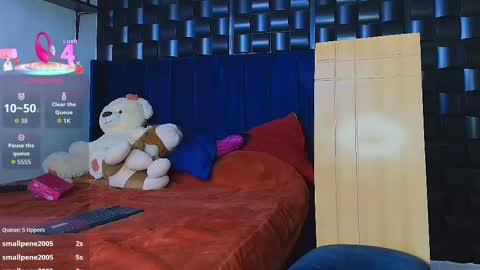 Snapshot of roy_barney chatting on October 24, 7:43 pm ANTONIO online show from October 24, 7:43 pm