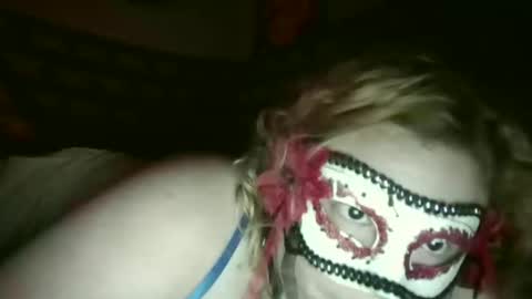 royalredrose420 online show from March 13, 7:37 am