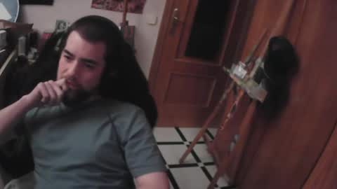 royer04 online show from October 27, 3:43 am