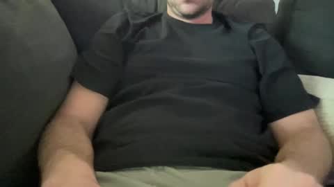 Snapshot of roythegil chatting on December 30, 9:08 pm roythegil online show from December 30, 9:08 pm