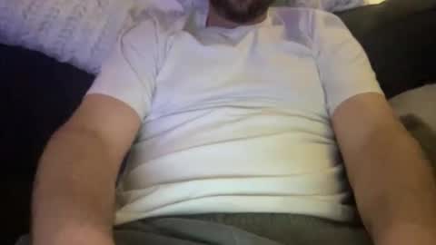 Snapshot of roythegil chatting on November 23, 2:44 am roythegil online show from November 23, 2:44 am