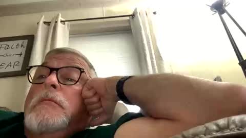 Snapshot of rs006 chatting on October 20, 1:44 pm rs006 online show from October 20, 1:44 pm