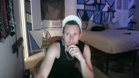 rtwood2577855654 online show from April 25, 7:44 am