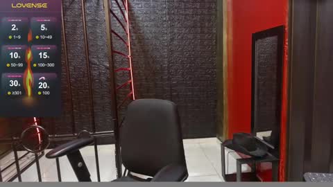 Snapshot of rubi_boobs_ chatting on February 17, 5:10 pm  Rubi  online show from February 17, 5:10 pm