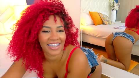 ruby_rogers_ online show from September 19, 1:23 pm