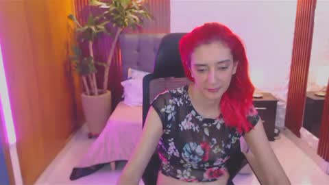 ruby_your_milf online show from February 25, 9:46 pm