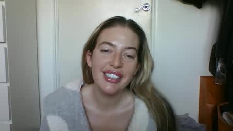 Snapshot of rubyredxxxoxxx chatting on November 21, 11:31 am rubyredxxxoxxx online show from November 21, 11:31 am